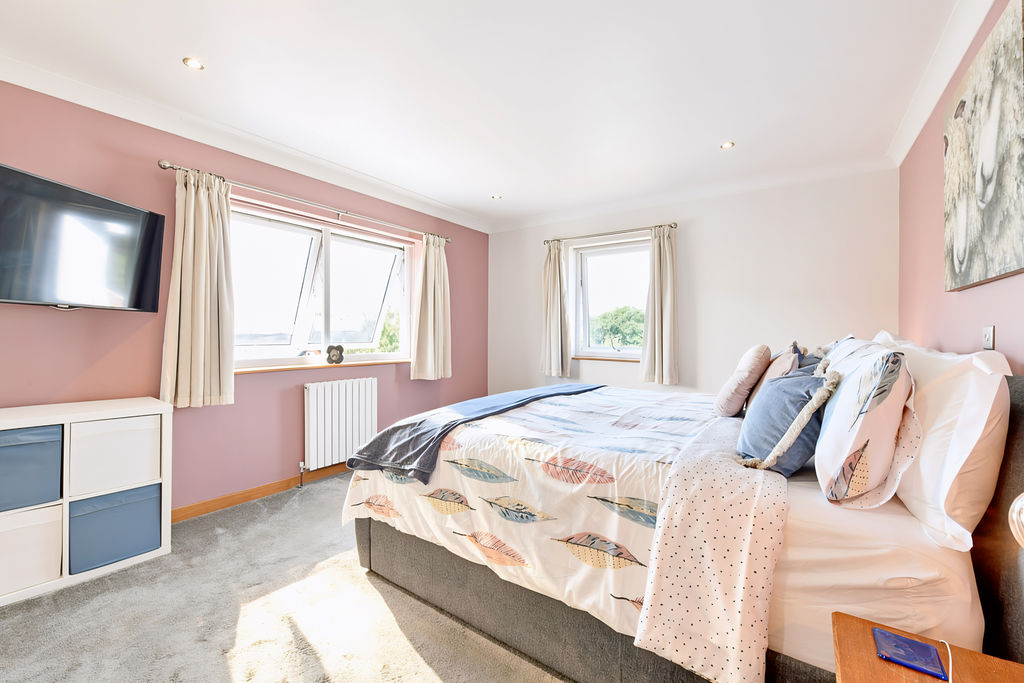 Bedroom- click for photo gallery